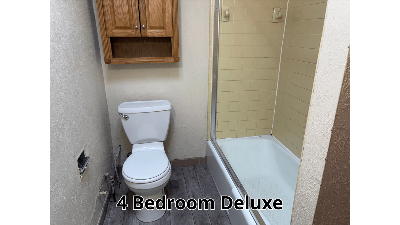 Bathroom with toilet and bathtub