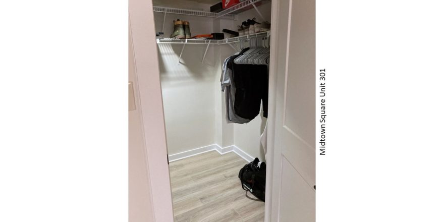 Walk-in closet