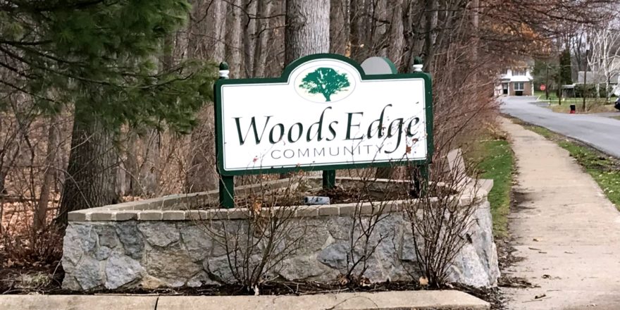 Woods Edge Townhomes sign
