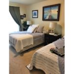 Bedrrom with twin beds