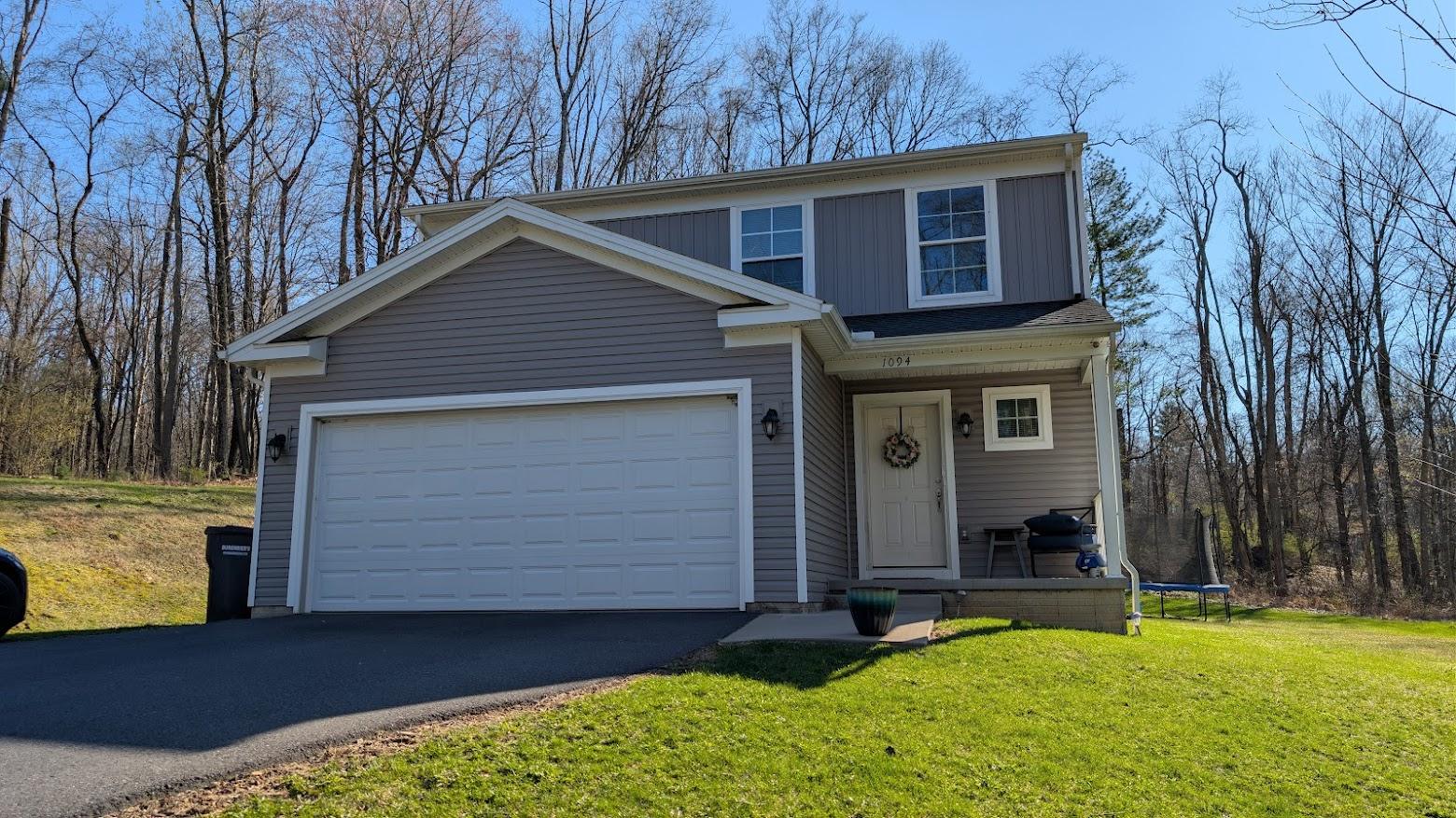 1094 Meeks Lane house exterior