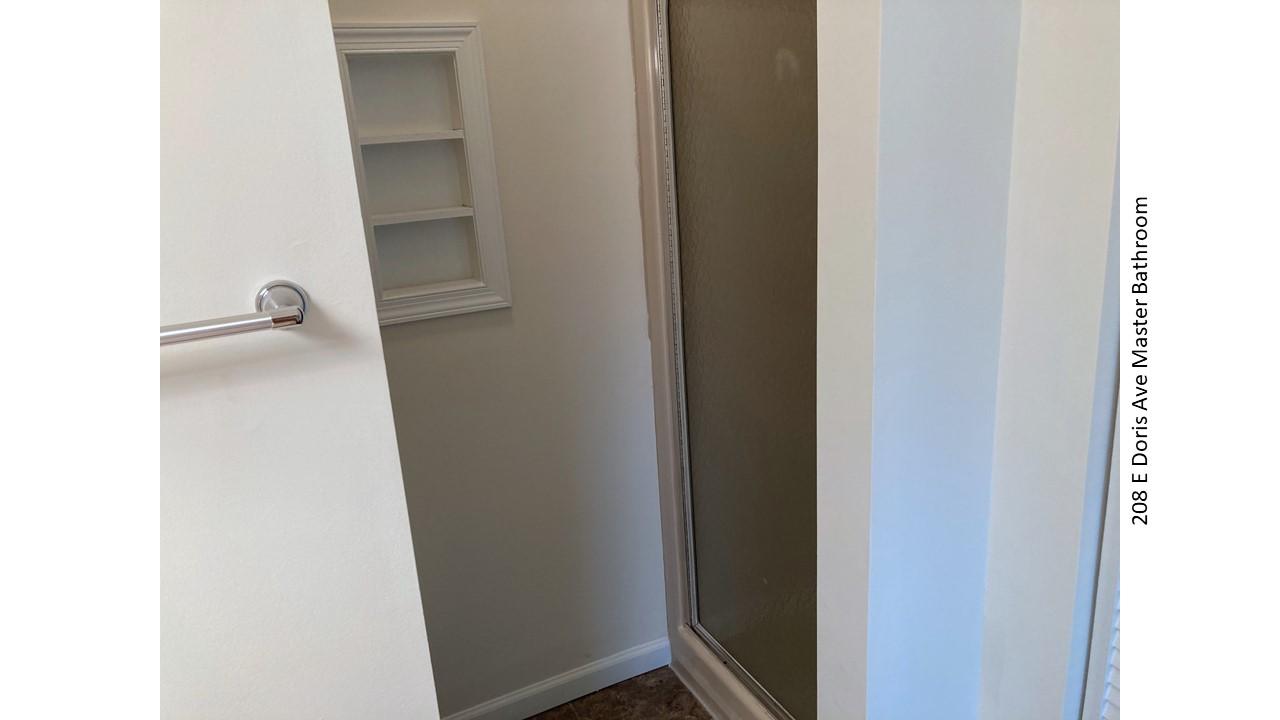 Bathroom with shower and niche