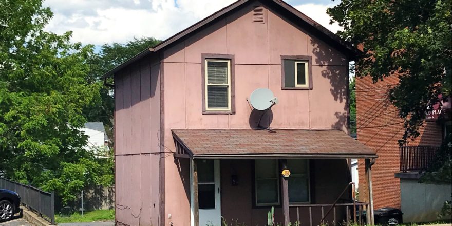 Exterior of duplex 909 South Allen Street