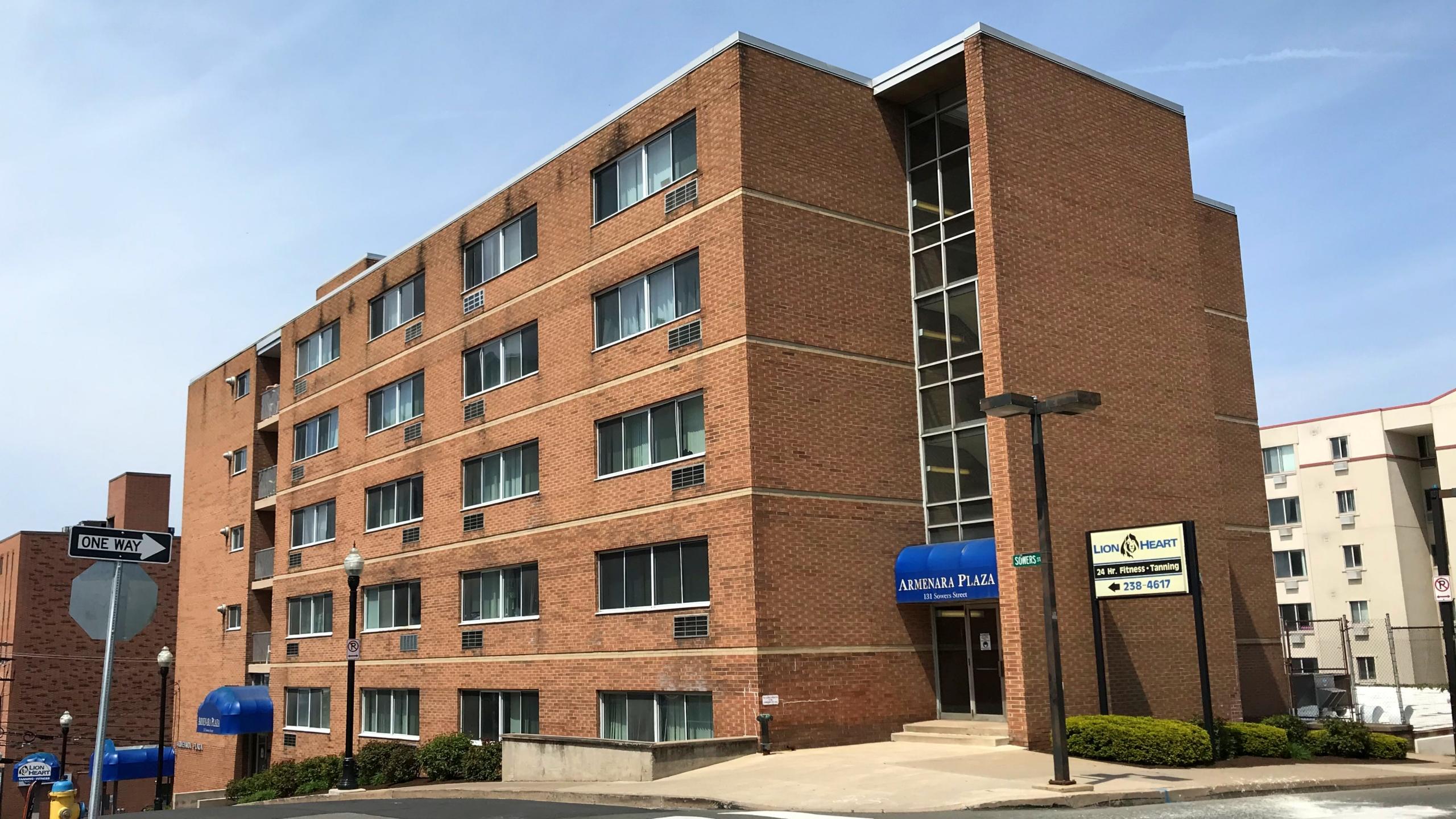 Armenara Plaza building exterior