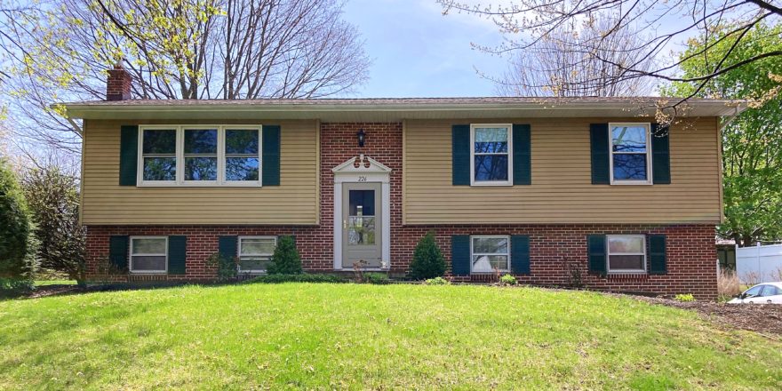 Exterior of house 226 Doris Ave