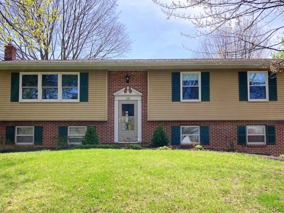 Exterior of house 226 Doris Ave