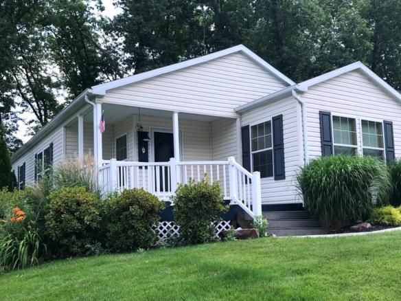 Front exterior of house 306 Timberwood Trail