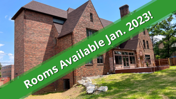 Exterior of boarding house 321 Fraternity Row that shows rooms are available for January 2023.