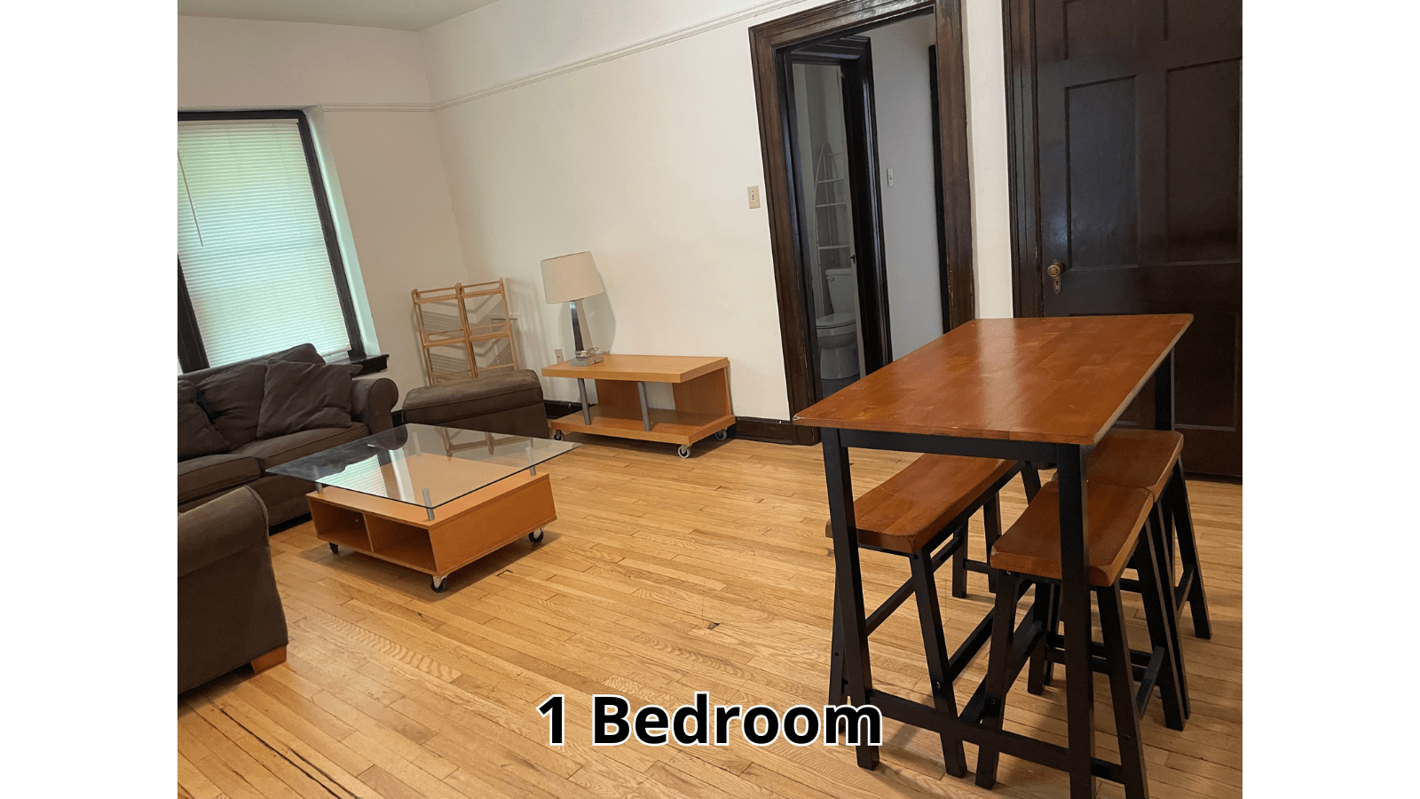 Living room with dining table, 1 bedroom