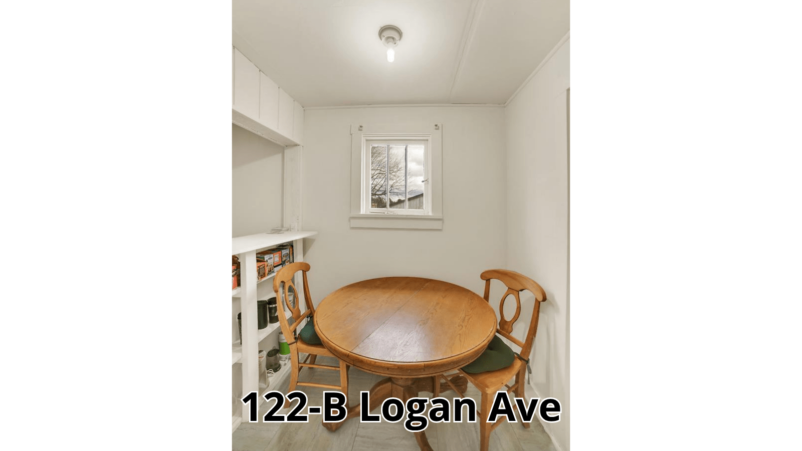 Dining nook with table and chairs
