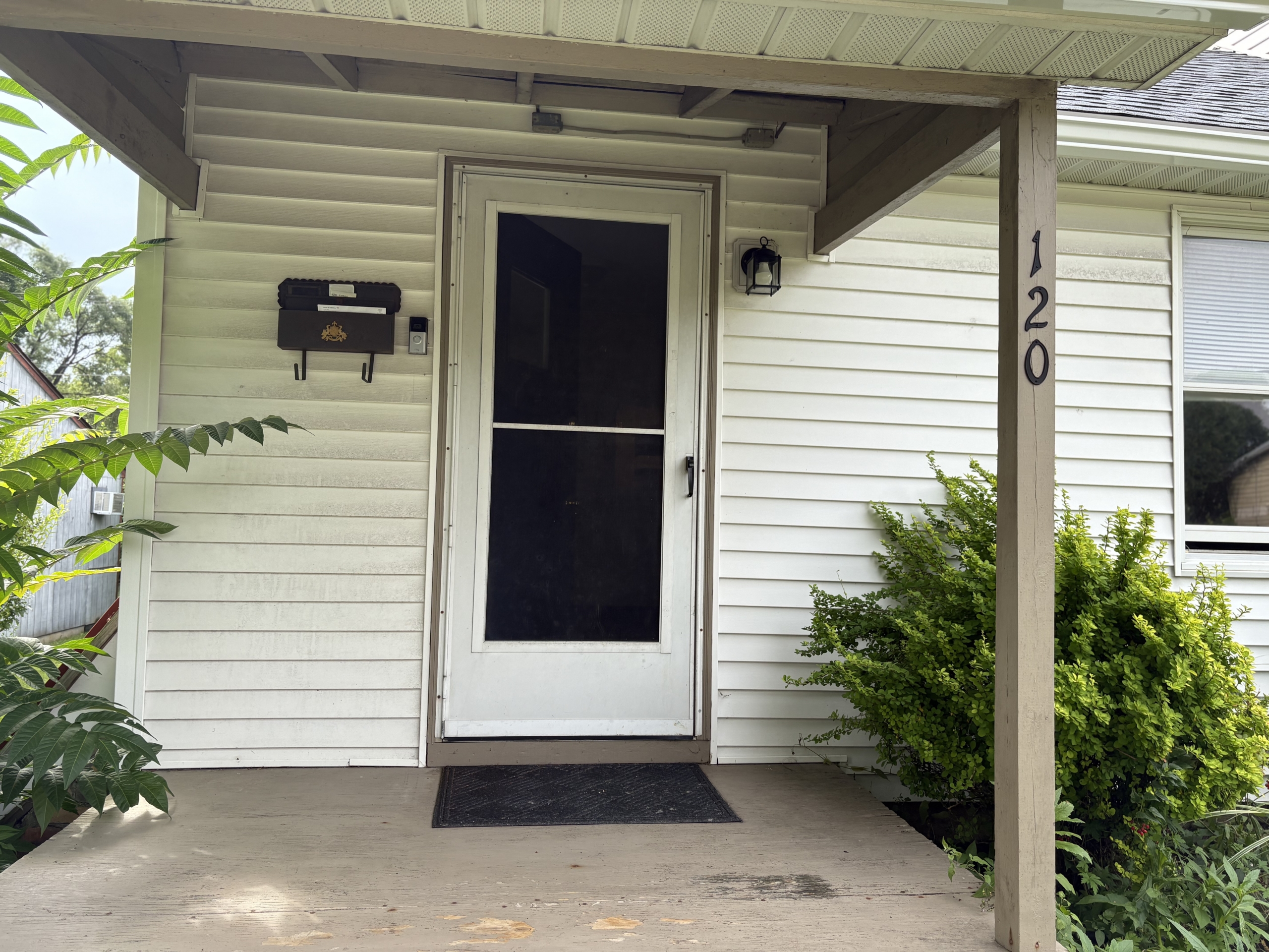 House entrance with address 120