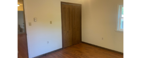 220-E-Doris-bedroom-5