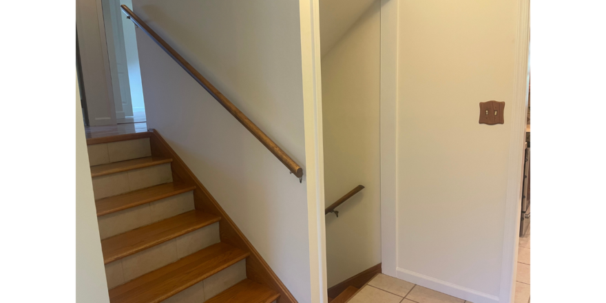 220-E-Doris-stairs