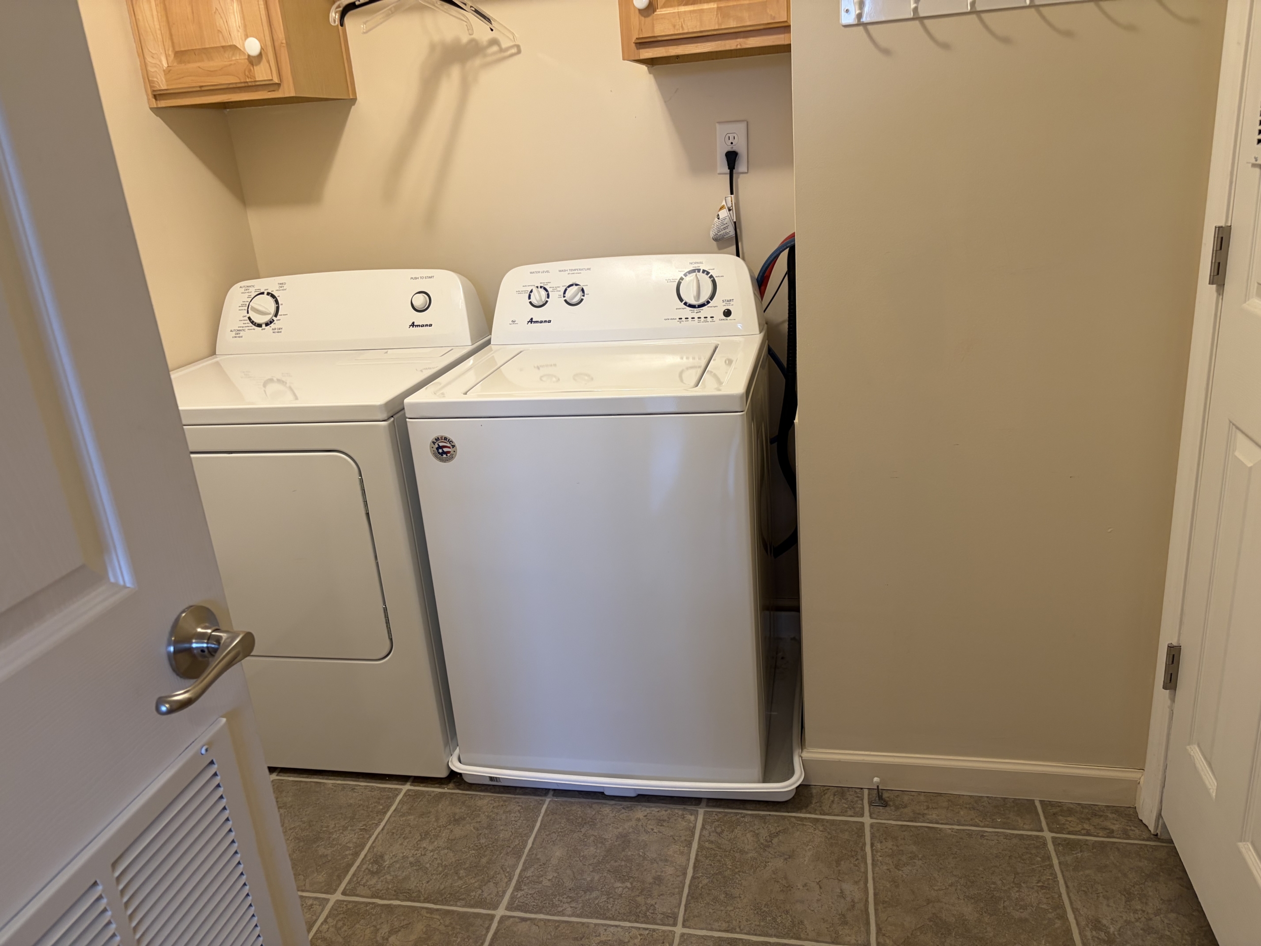 White Amana washer and dryer