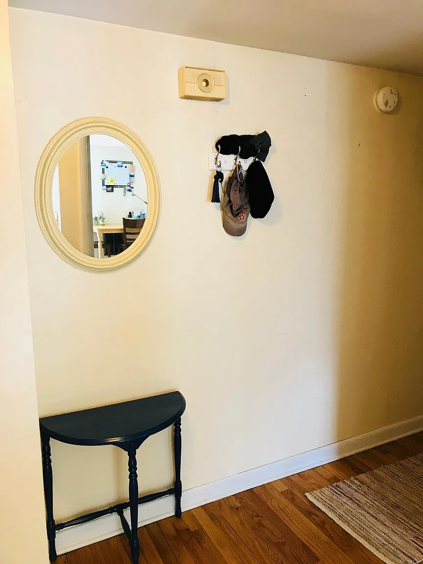 Entryway with mirror and key rack